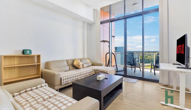 Homebush EventHub Contemporary 2B2B Apt