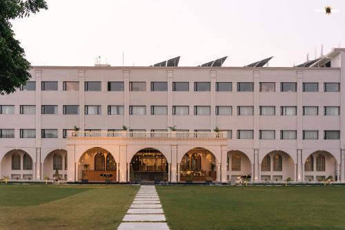 Hotel Aamodh
