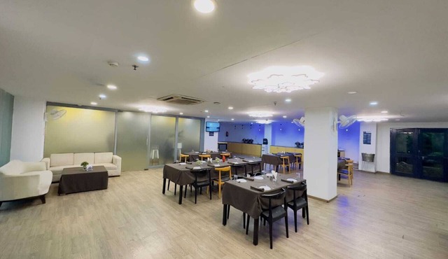 Hotel Aarkay Palace