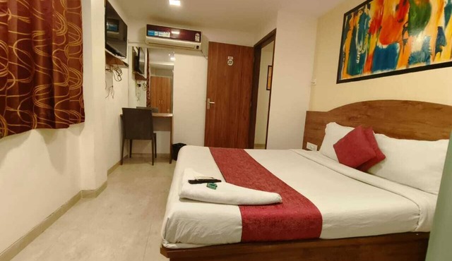 hotel beach crown juhu