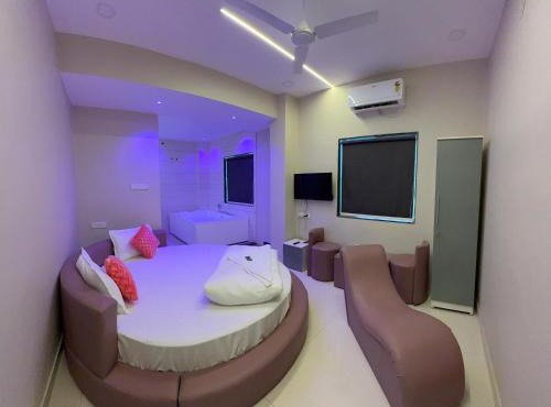 Hotel Elite Stay - Mahalunge Pune