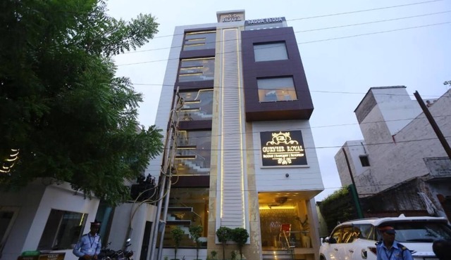 Hotel Gurveer Royal