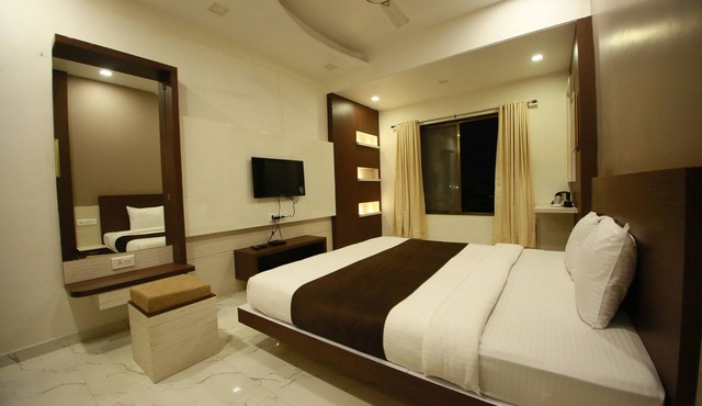 Hotel Madhuri Executive