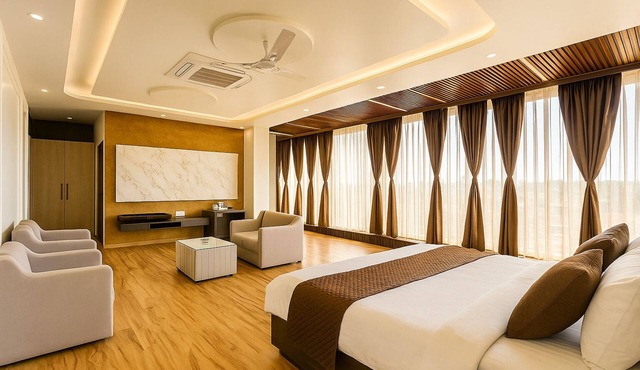 Hotel Manglam Inn Near CCS International Airport