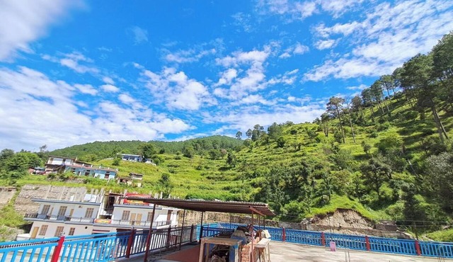 Hotel Mountain Paradise Barkot