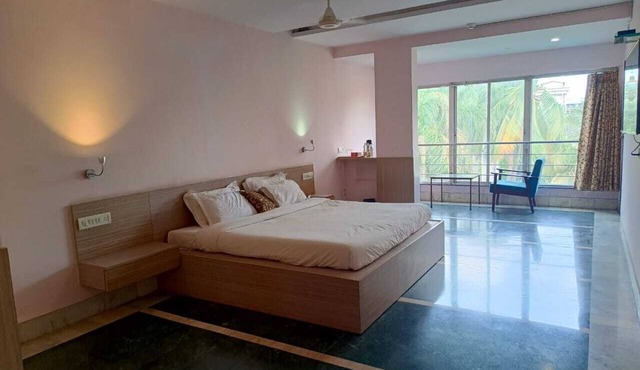 HOTEL OASIS SURAT PVT. LTD.