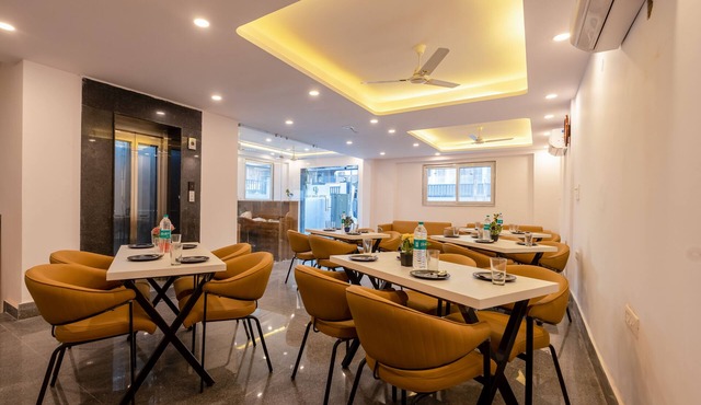 Hotel park Tree I Sec-63a I Noida