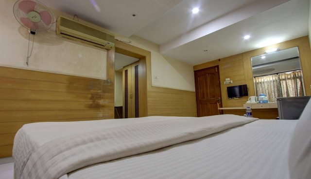 Hotel Rajsangam International