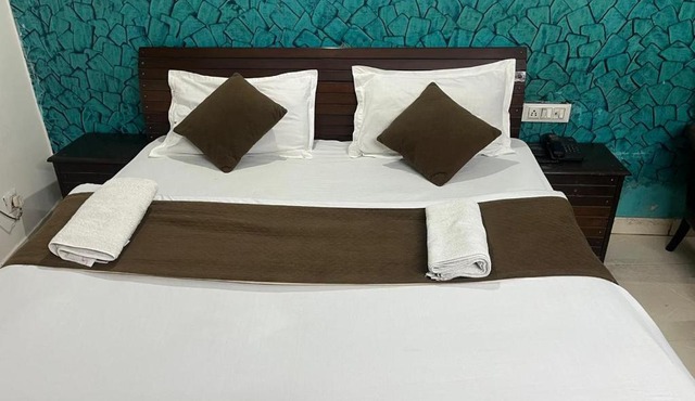 Hotel sharda holiday inn