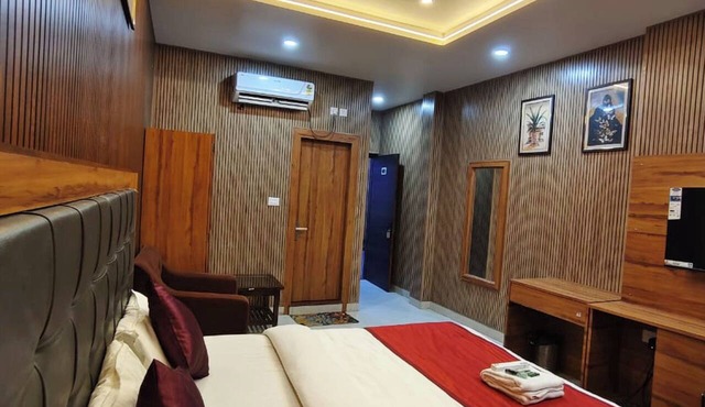 Hotel Siddhant Palace Varanasi