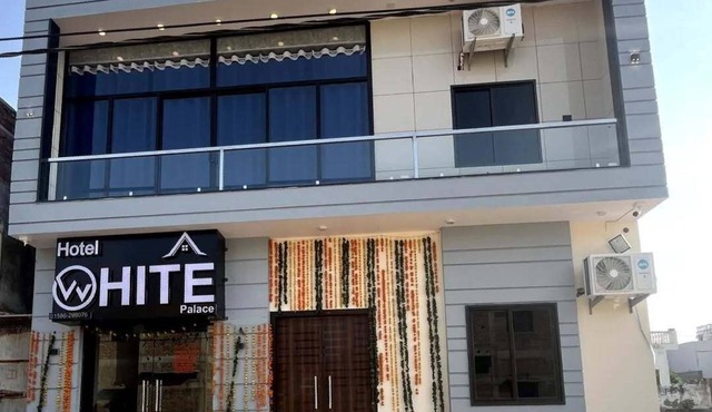 HOTEL WHITE PALACE