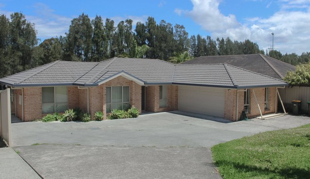 Ideal family holiday home, close to shopping village, beach, cafes and more