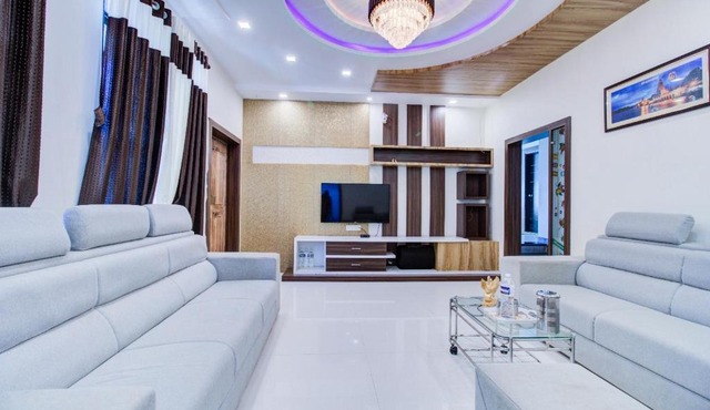 Jackdaws 10 BHK Lavish & Luxurious Villa