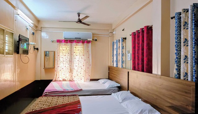 Kaveri Deluxe Lodge Chikkaballapura