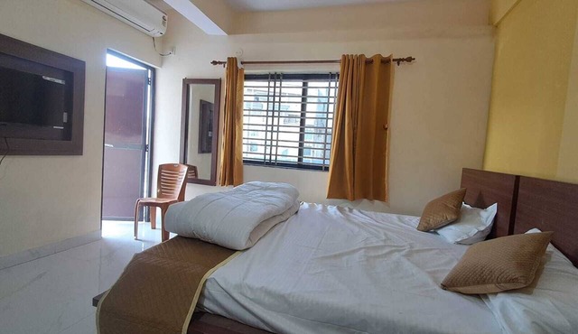 Keshav Inn Hotel And Banquet