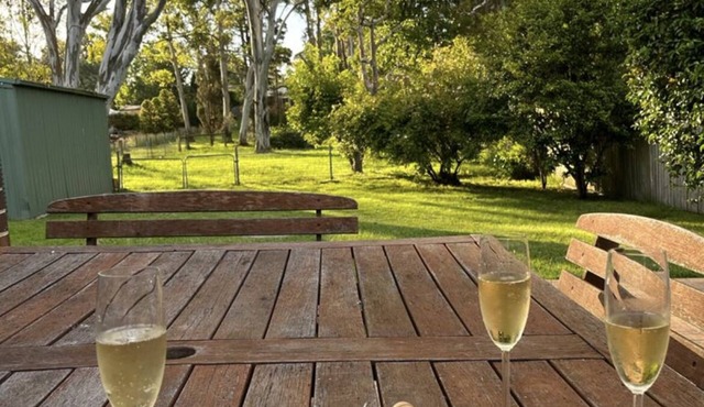 ☘️"KILMEEDY" Take time to smell the roses🌹 in Bowral-Walk to town-Pet friendly.