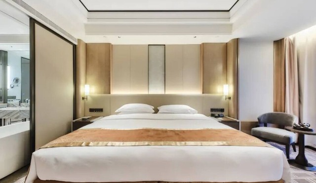 Ladisson Hotel Xinxiang Conference Center in Xinxiang