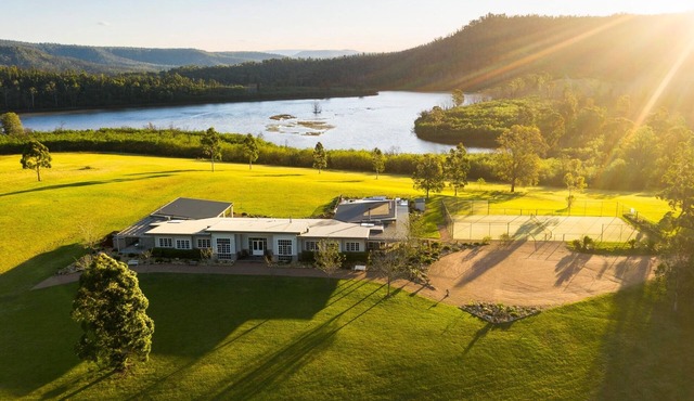 Lake David Luxe Lakehouse Getaway