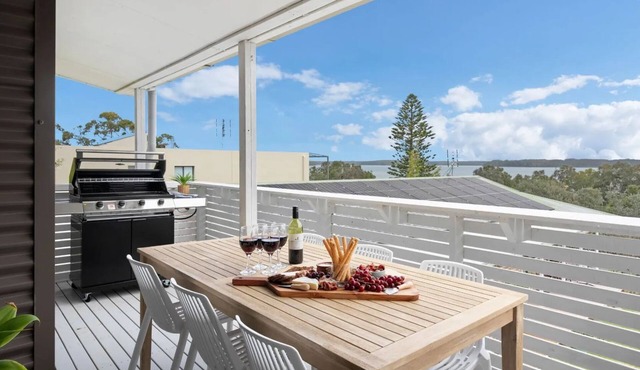 Lakeview Retreat – a spacious and stylish two-storey home designed for relaxed holiday living in Culburra Beach