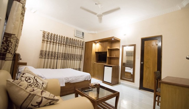 Le Chateau cheap prices Boutique hotel in Gulshan
