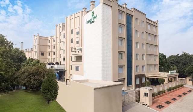 Lemon Tree Hotel, Aligarh in Alīgarh