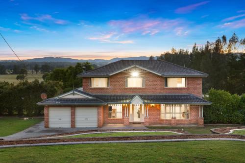 Lovedale Escape 5br house