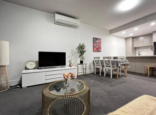 Lovely 2 bedroom APT in centre of Olympic Park