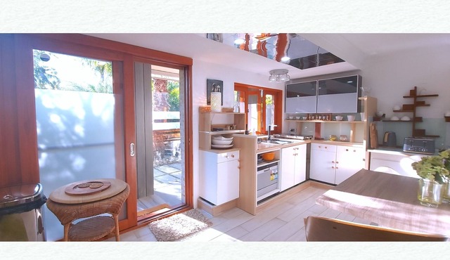 LUCKY Beach HOME! Centre of Palm Beach. Walk to Beach, Cafes, Golf Club, Jonah's