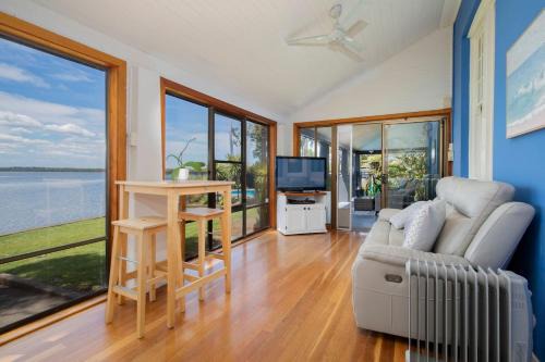 Ludford Lakefront & Beachside Retreat for Groups