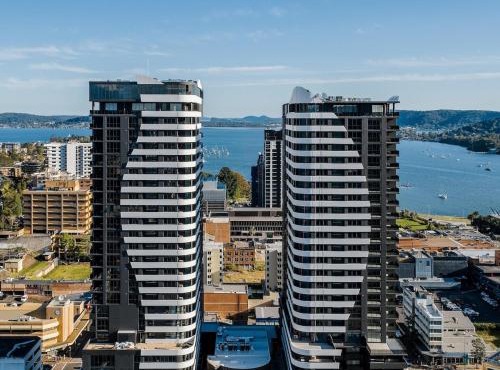 Lux Lakeside Stay