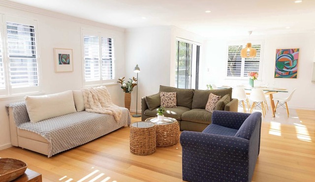 Luxe Bright spacious, next CBD, walk to Harbour