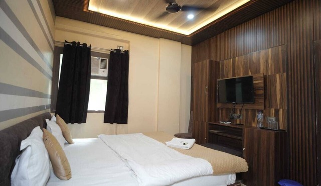 Luxurious hotel or apartment in Varanasi city Near ghat Central Varanasi kashi