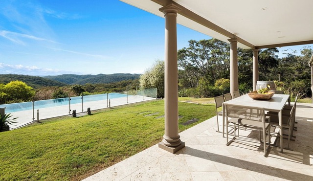 Luxurious Resort Style Escape plus pool and tennis court