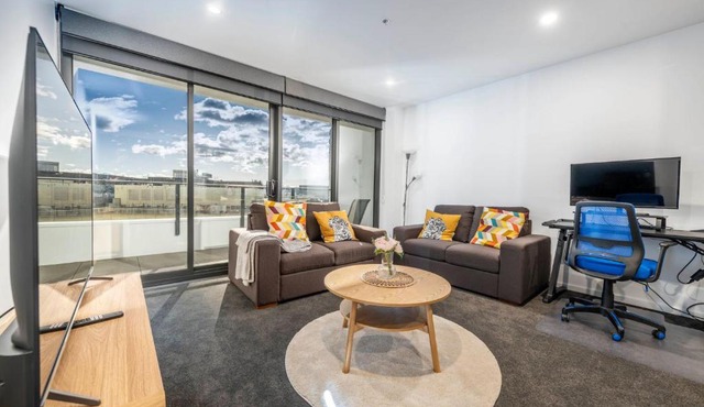 Luxury 1-Bedroom Apartment in Allara St Canberra