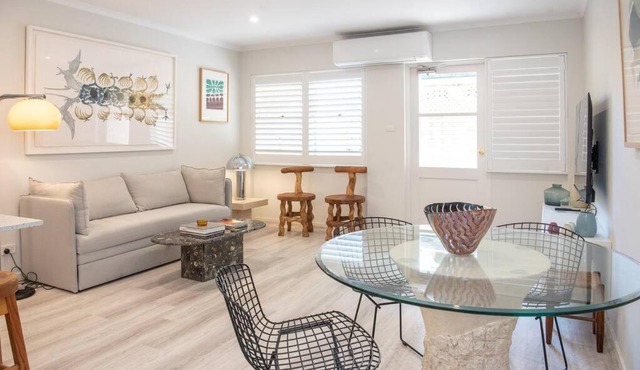 Luxury modern CBD ground floor apartment.