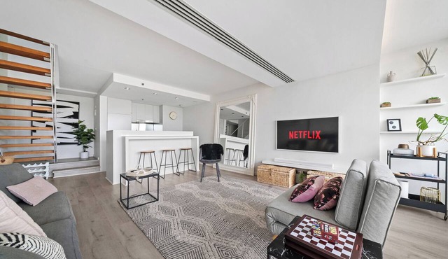 Luxury Sydney Residence | Pool, Gym & City Views
