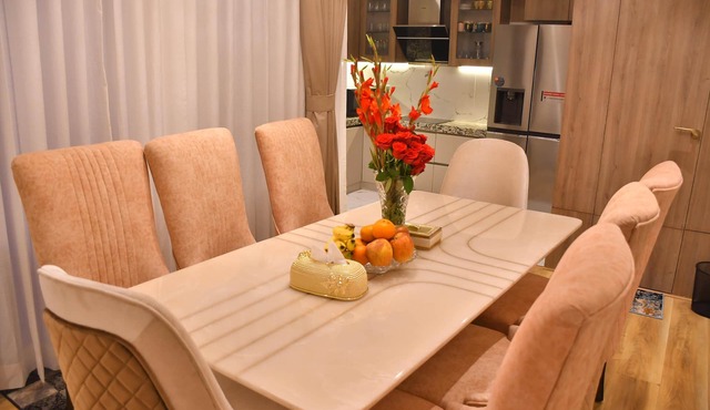 Luxuryhouse-3br-free Car & Driver-balcony-wifi