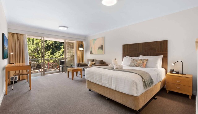 Marvelous Manly with Gym and Sauna