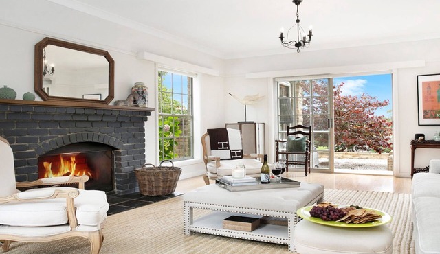 Merrigang Cottage – large comfortable cottage with a timeless feel and quality interior design