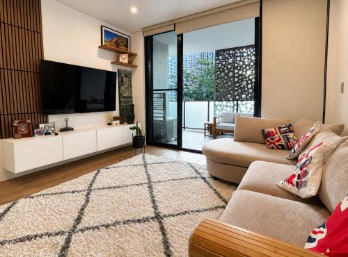 Modern 2BDR Retreat walk to Metro and Macquarie