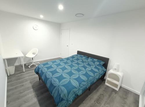 Modern and Peaceful Queen Room in Guildford - NR5