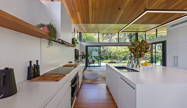 Modern Architectural House Nestled in Exclusive Pearl Beach