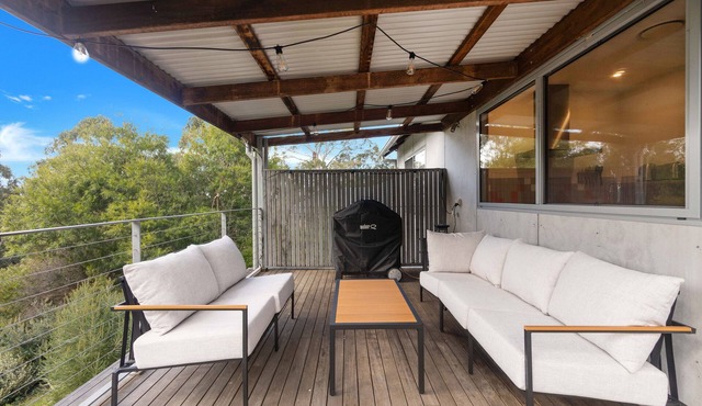 Modern Sunny Bushland Oasis in Mittgong