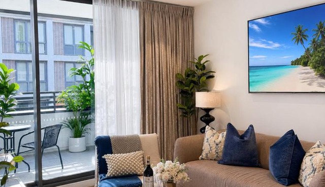 Modern Urban Oasis in the Heart of Chinatown