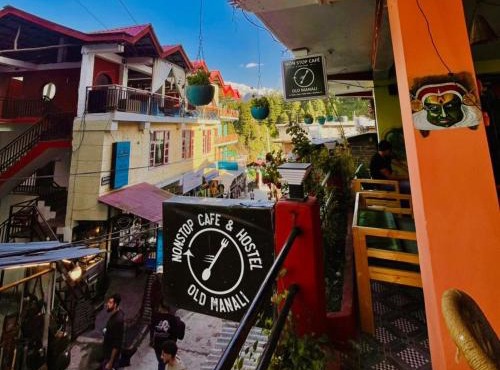 Non Stop Cafe Hostel & Stay