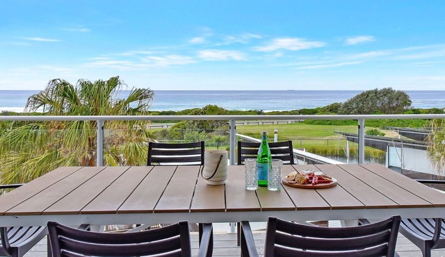 Oceanview Escape at Caves Beach Villas
