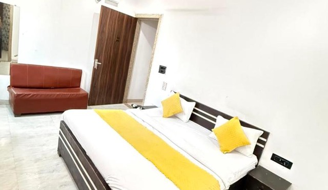 PLAY HOTEL VIDYA DHAM vrindavan