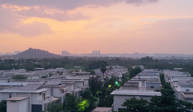 Premium 3BHK Serviced Apartment in Hyderabad, Perfect for Groups