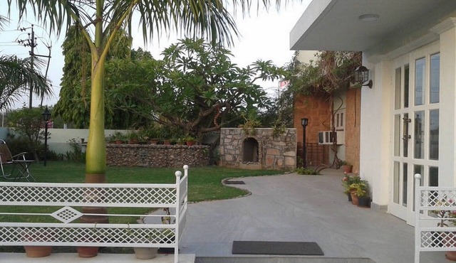 Private Room near Birla Mandir