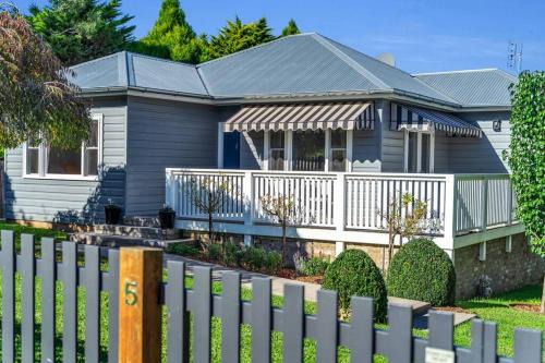 Quarry Hill Cottage, 1 minute walk into Berrima.